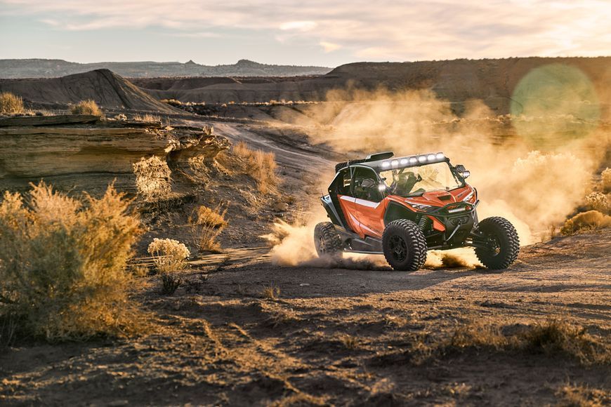 Чотиримісний мотовсюдихід CFMOTO ZFORCE Z10-4 Turbo 98 фото